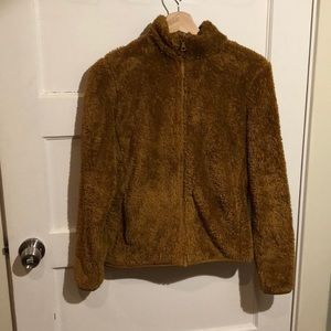 UNIQLO fuzzy zip up